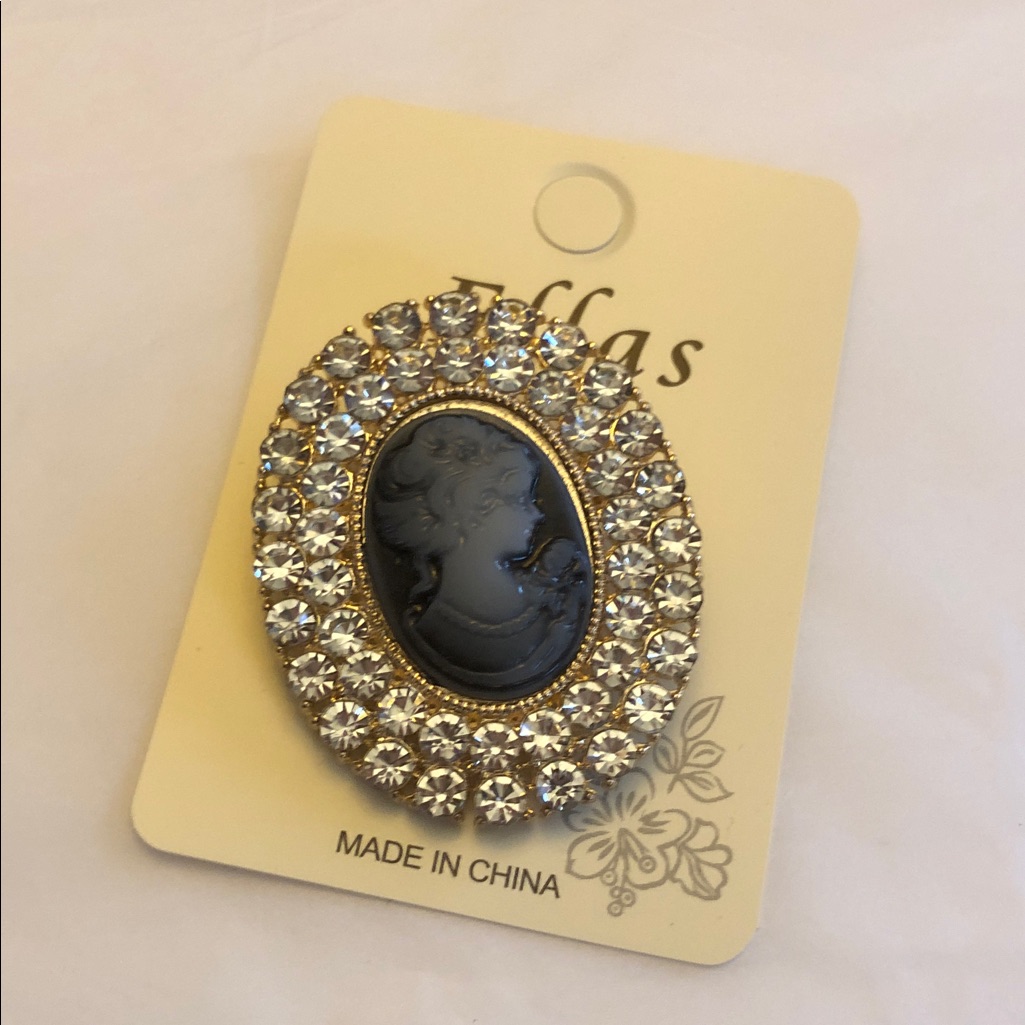 New Elegant Silver And Black Cameo Brooch
